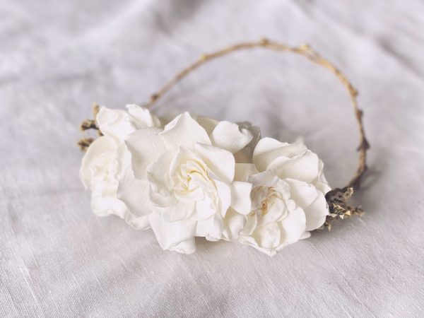 corona comunión novia flores preservadas blancas