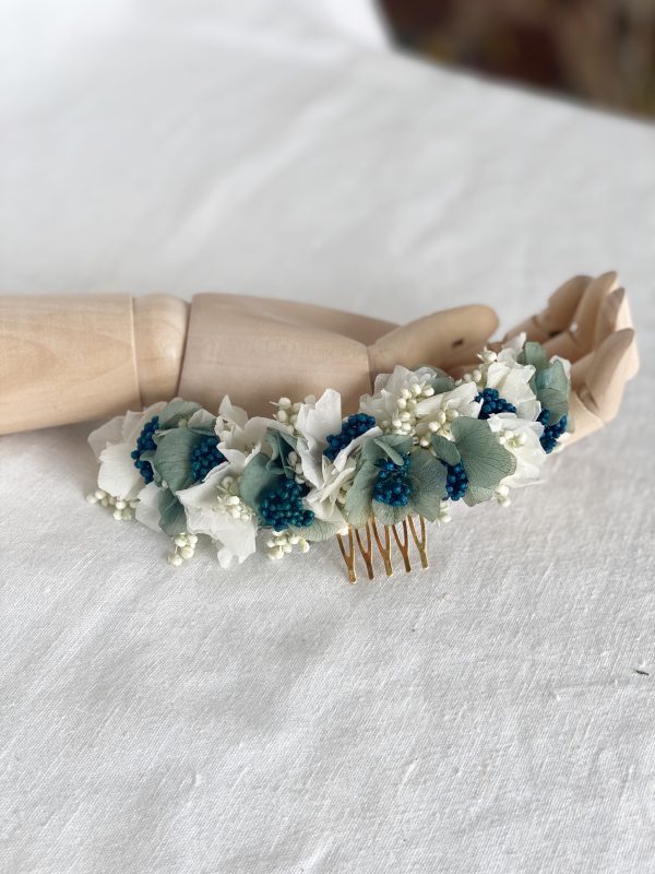 peineta para niña de comunión a medida elaborada con flores preservadas en tonos verde y azul petróleo