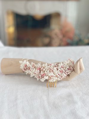 peineta de comunión o para niña de arras a medida con flores preservadas en tonos blanco y rosa